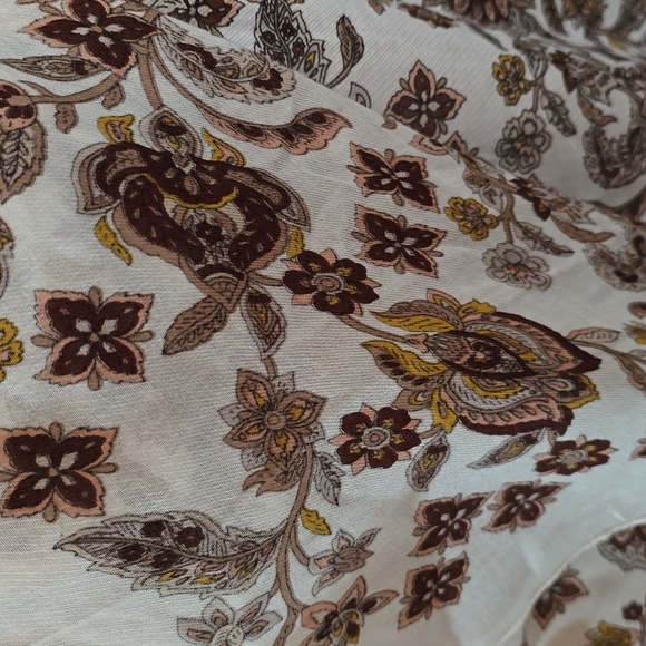 Loft Scarf - Picture 2 of 5